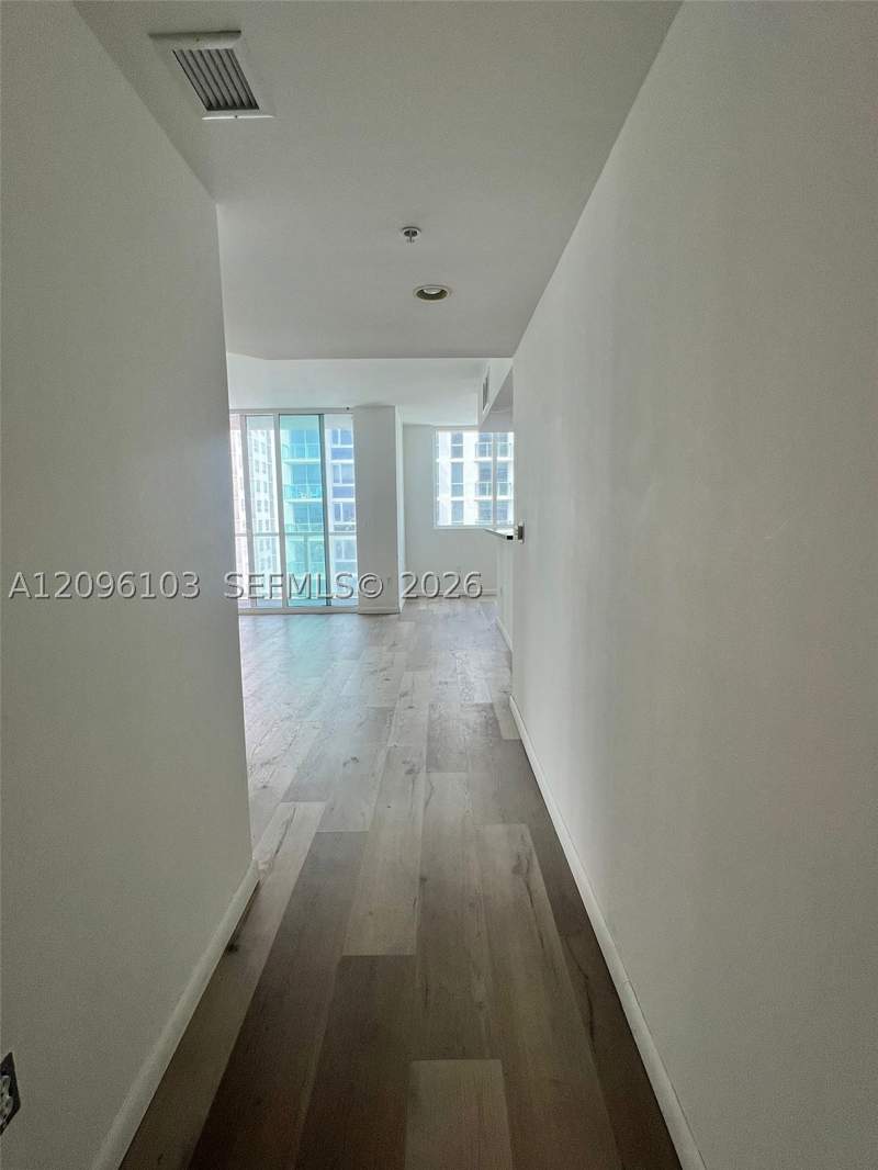 1 bedroom Condominium at 253 NE 2nd St 2508, Vizcayne South Condo, Miami — photo 3