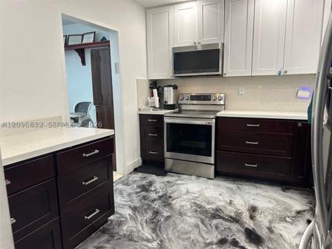 9341 E Bay Harbor Dr 6C, Bay Harbor Islands FL - photo 14 of 26