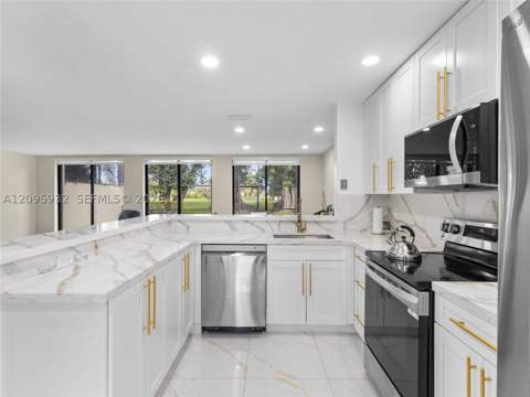 3325 Torremolinos Ave C-44, Doral FL - photo 11 of 36