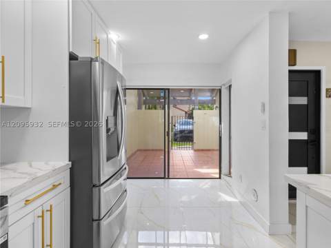 3325 Torremolinos Ave C-44, Doral FL - photo 12 of 36