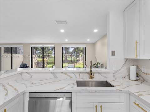 3325 Torremolinos Ave C-44, Doral FL - photo 13 of 36