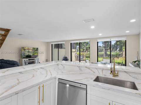 3325 Torremolinos Ave C-44, Doral FL - photo 14 of 36