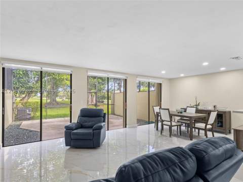 3325 Torremolinos Ave C-44, Doral FL - photo 16 of 36