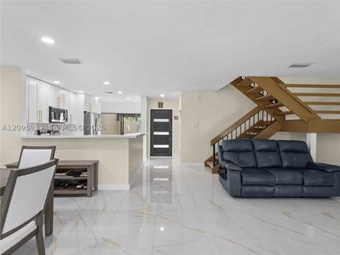 3325 Torremolinos Ave C-44, Doral FL - photo 19 of 36