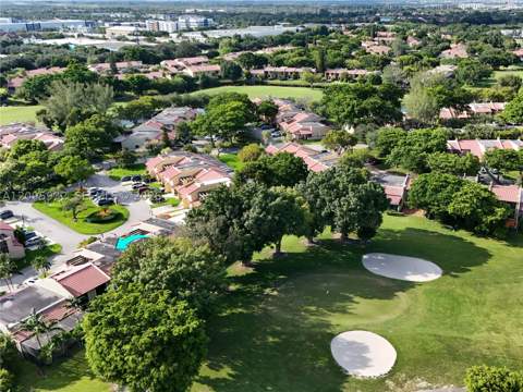 3325 Torremolinos Ave C-44, Doral FL - photo 6 of 36