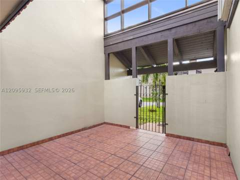 3325 Torremolinos Ave C-44, Doral FL - photo 9 of 36