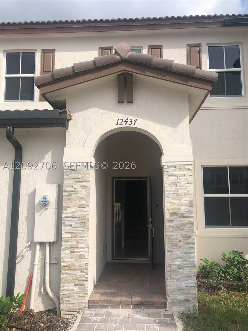 3 bedroom Townhouse at 12437 NW 23rd Court, WestView, Miami — photo 2