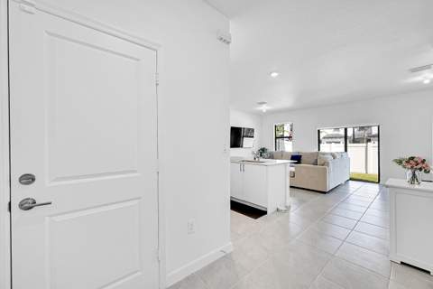 20357 NW 4th Path, Miami Gardens FL - photo 10 of 40