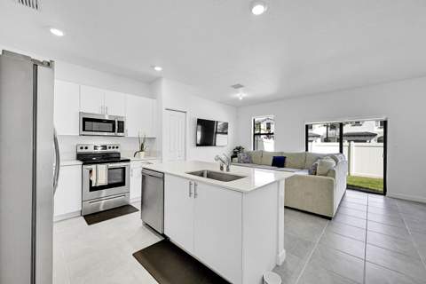 20357 NW 4th Path, Miami Gardens FL - photo 11 of 40