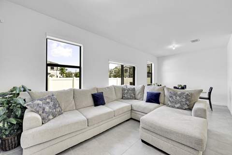 20357 NW 4th Path, Miami Gardens FL - photo 15 of 40