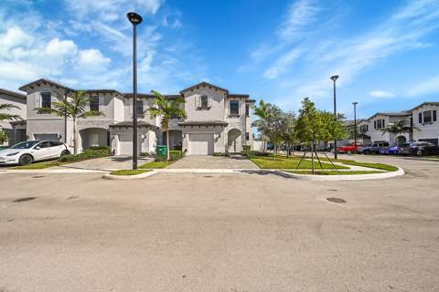 20357 NW 4th Path, Miami Gardens FL - photo 8 of 40