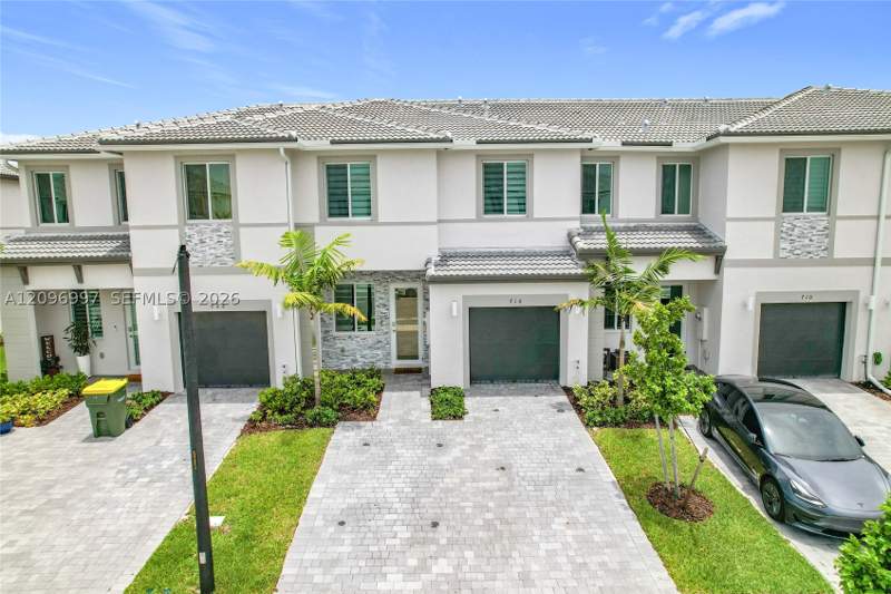 3 bedroom Townhouse at 716 SE 14th St, Terra Sol, Homestead — photo 5