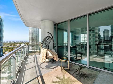 90 SW 3rd St 2013, Miami FL - photo 6 of 44