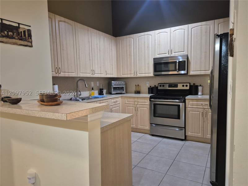 3 bedroom SingleFamilyResidence at 1246 NE 32nd Ave, Ventura At Malibu Bay, Homestead — photo 2