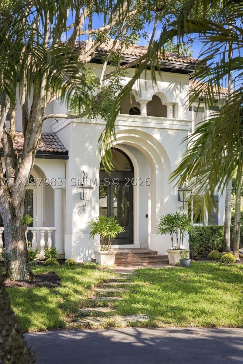 5 bedroom SingleFamilyResidence at 17015 SW 74th Ave, Old Cutler Palms, Palmetto Bay — photo 2