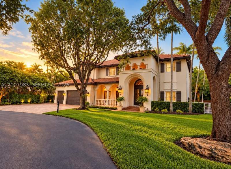 5 bedroom SingleFamilyResidence at 17015 SW 74th Ave, Old Cutler Palms, Palmetto Bay — photo 4
