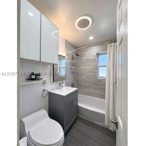 3 bedroom SingleFamilyResidence at 1435 NE 141st St, Biscayne Highlands, North Miami — photo 5