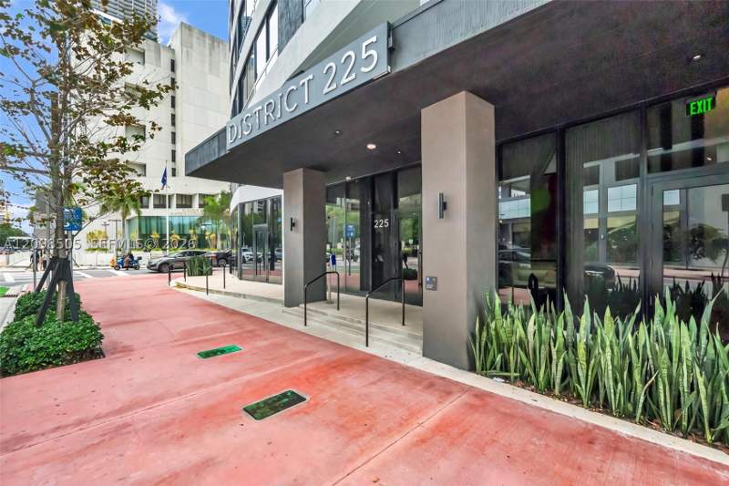 0 bedroom Condominium at 225 N Miami Ave 2208, District 225, Miami — photo 3