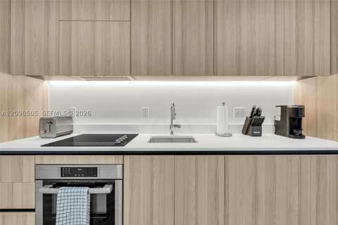 225 N Miami Ave 2208, Miami FL - photo 8 of 39
