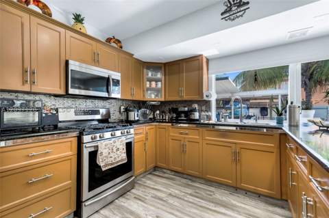 17731 SW 112th Ave, Miami FL - photo 16 of 45