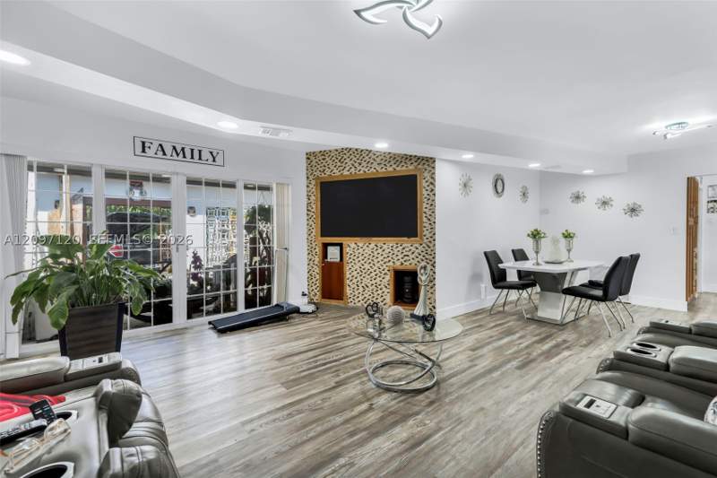 4 bedroom SingleFamilyResidence at 17731 SW 112th Ave, Green Hills Sec 2, Miami — photo 3