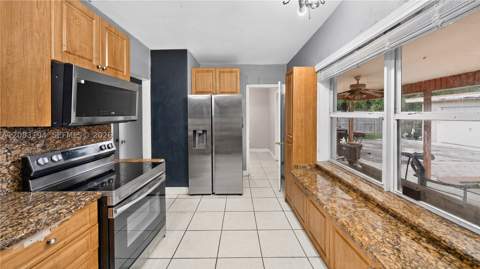 9745 SW 165th Ter, Miami FL - photo 14 of 42