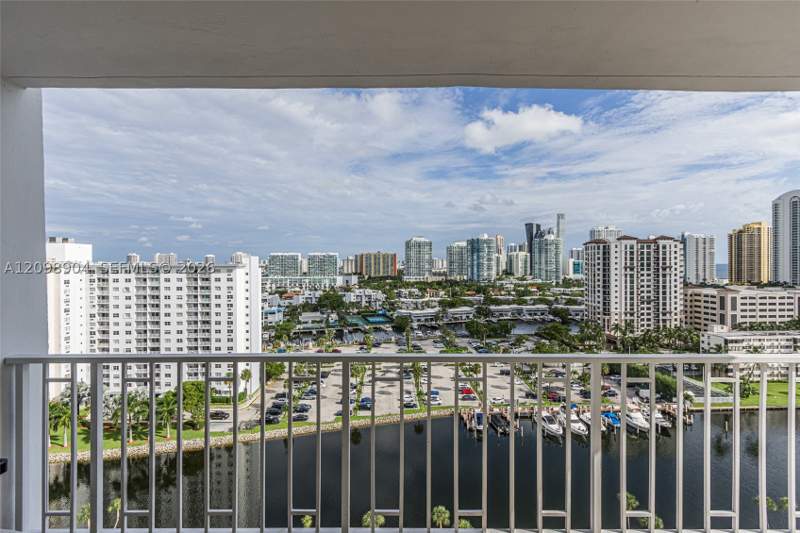 2 bedroom Condominium at 500 Bayview Dr 1631, Arlen House West Condo, Sunny Isles Beach — photo 3