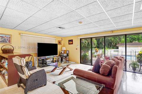 633 NE 119th St, Biscayne Park FL - photo 17 of 30