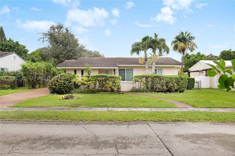 4 bedroom SingleFamilyResidence at 633 NE 119th St, Griffing Biscayne Park Es, Biscayne Park — photo 4