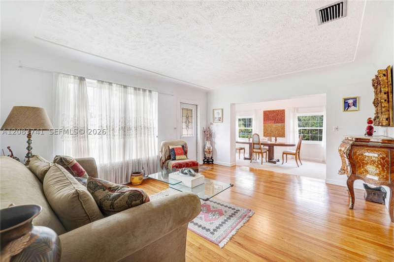 4 bedroom SingleFamilyResidence at 633 NE 119th St, Griffing Biscayne Park Es, Biscayne Park — photo 5