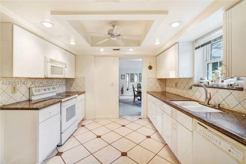 633 NE 119th St, Biscayne Park FL - photo 7 of 30
