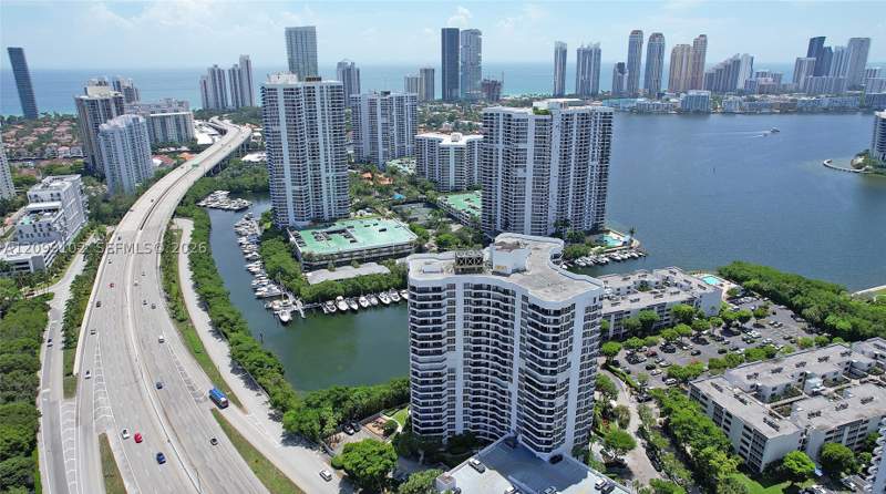 2 bedroom Condominium at 3400 NE 192nd St 1707, Mystic Pointe Tower 600 C, Aventura — photo 2