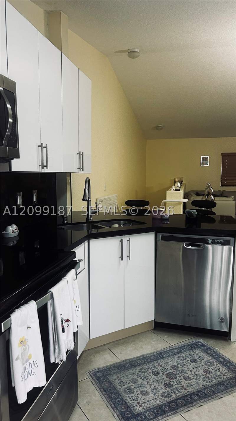 3 bedroom Condominium at 10939 W Okeechobee Rd 201, Garden Villas Condo II, Hialeah Gardens — photo 3