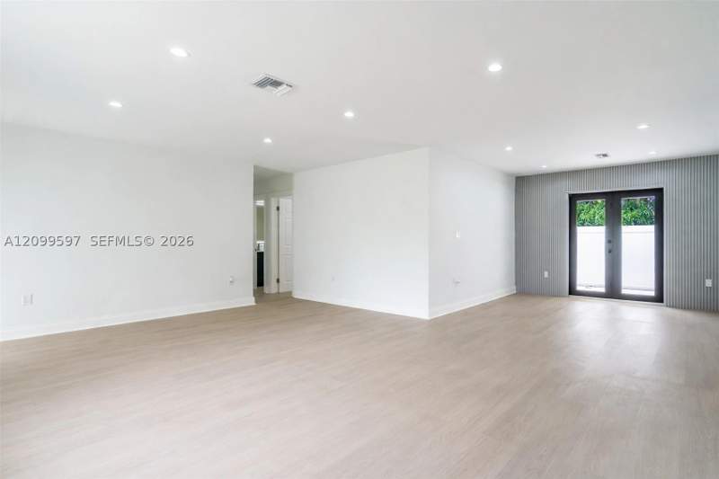 3 bedroom SingleFamilyResidence at 10 NW 100th St, Navarro Sub, Miami Shores — photo 5