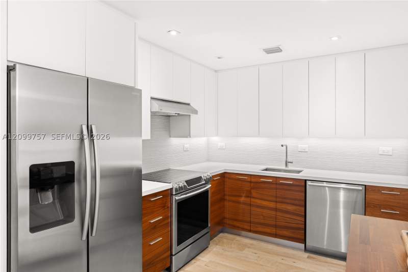 1 bedroom Condominium at 5555 Collins Ave 17J, Oceanside Plaza Condo, Miami Beach — photo 3