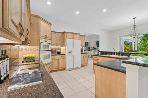 15255 SW 80th Ave, Palmetto Bay FL - photo 13 of 52