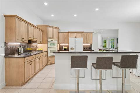 15255 SW 80th Ave, Palmetto Bay FL - photo 16 of 52