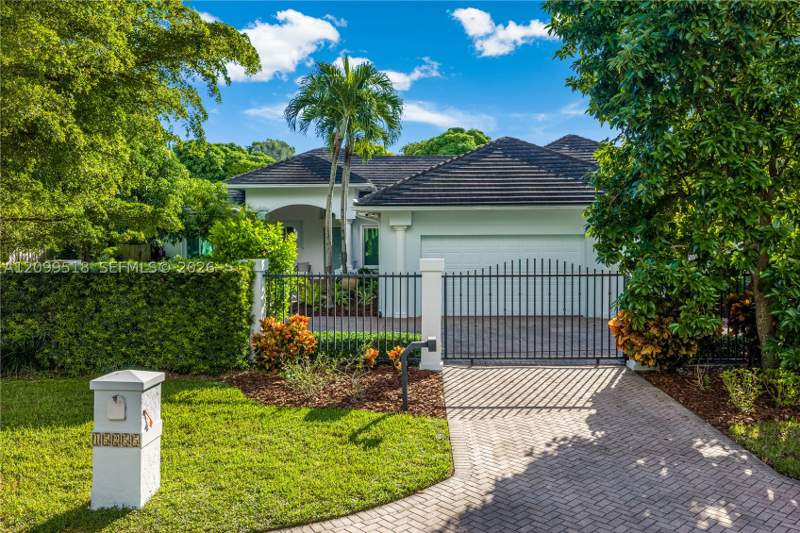 4 bedroom SingleFamilyResidence at 15255 SW 80th Ave, Lychee Nut Grove, Palmetto Bay — photo 4
