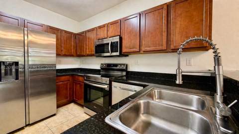 10870 NW 88th Ter 216, Doral FL - photo 10 of 19