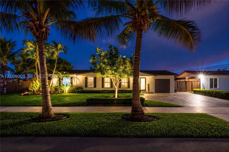 4 bedroom SingleFamilyResidence at 12010 SW 107th Street, Devon-Aire Estates Sec 4, Miami — photo 2