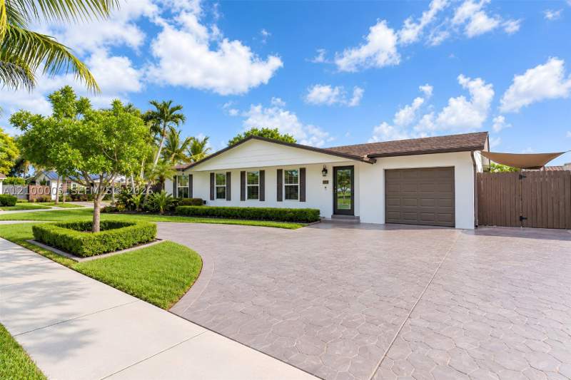 4 bedroom SingleFamilyResidence at 12010 SW 107th Street, Devon-Aire Estates Sec 4, Miami — photo 4
