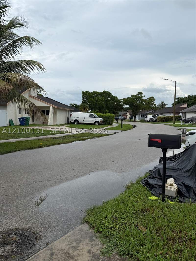 3 bedroom SingleFamilyResidence at 12246 SW 210th St, Oak Park Sec 5, Miami — photo 4