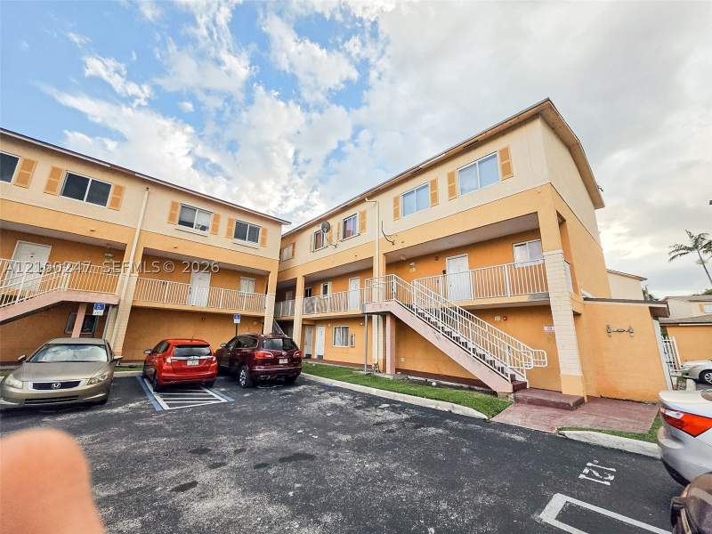 3 bedroom Condominium at 6235 Kendale Lakes Cir 236, Paseo Real Condo, Miami — photo 3