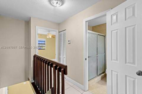 5953 W 28th Ave 24, Hialeah FL - photo 12 of 38