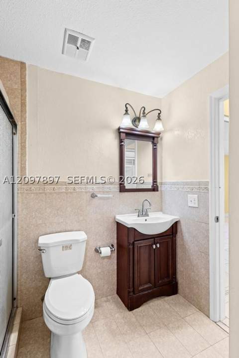 5953 W 28th Ave 24, Hialeah FL - photo 16 of 38