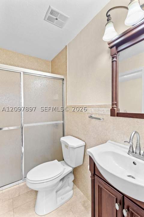 5953 W 28th Ave 24, Hialeah FL - photo 17 of 38