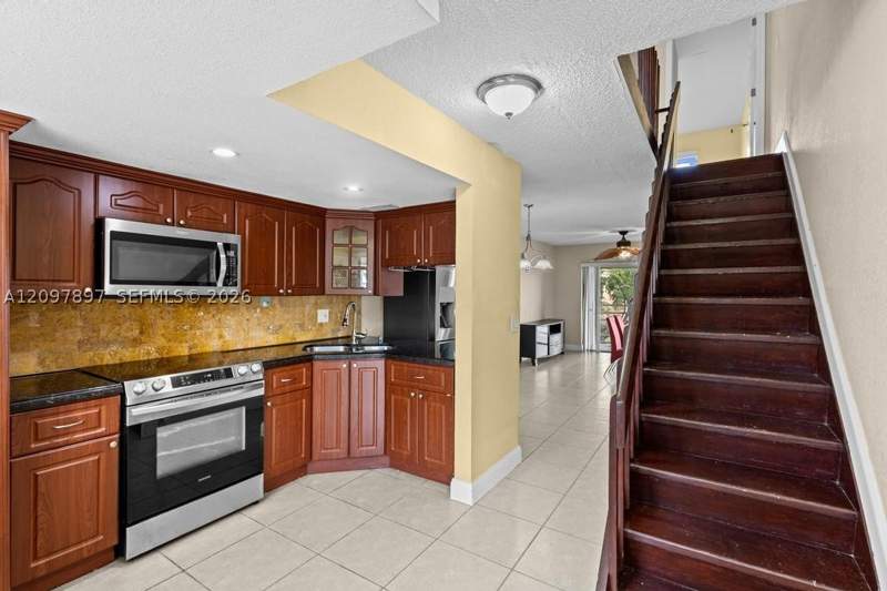 2 bedroom Condominium at 5953 W 28th Ave 24, Vista Del Lago Condo Vii, Hialeah — photo 3