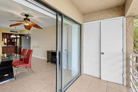 5953 W 28th Ave 24, Hialeah FL - photo 9 of 38