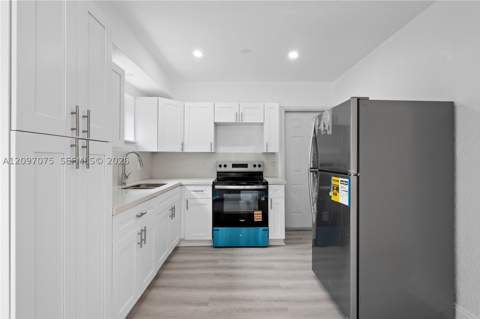 511 NE 131st St, North Miami FL - photo 12 of 59