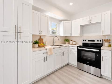 511 NE 131st St, North Miami FL - photo 13 of 59